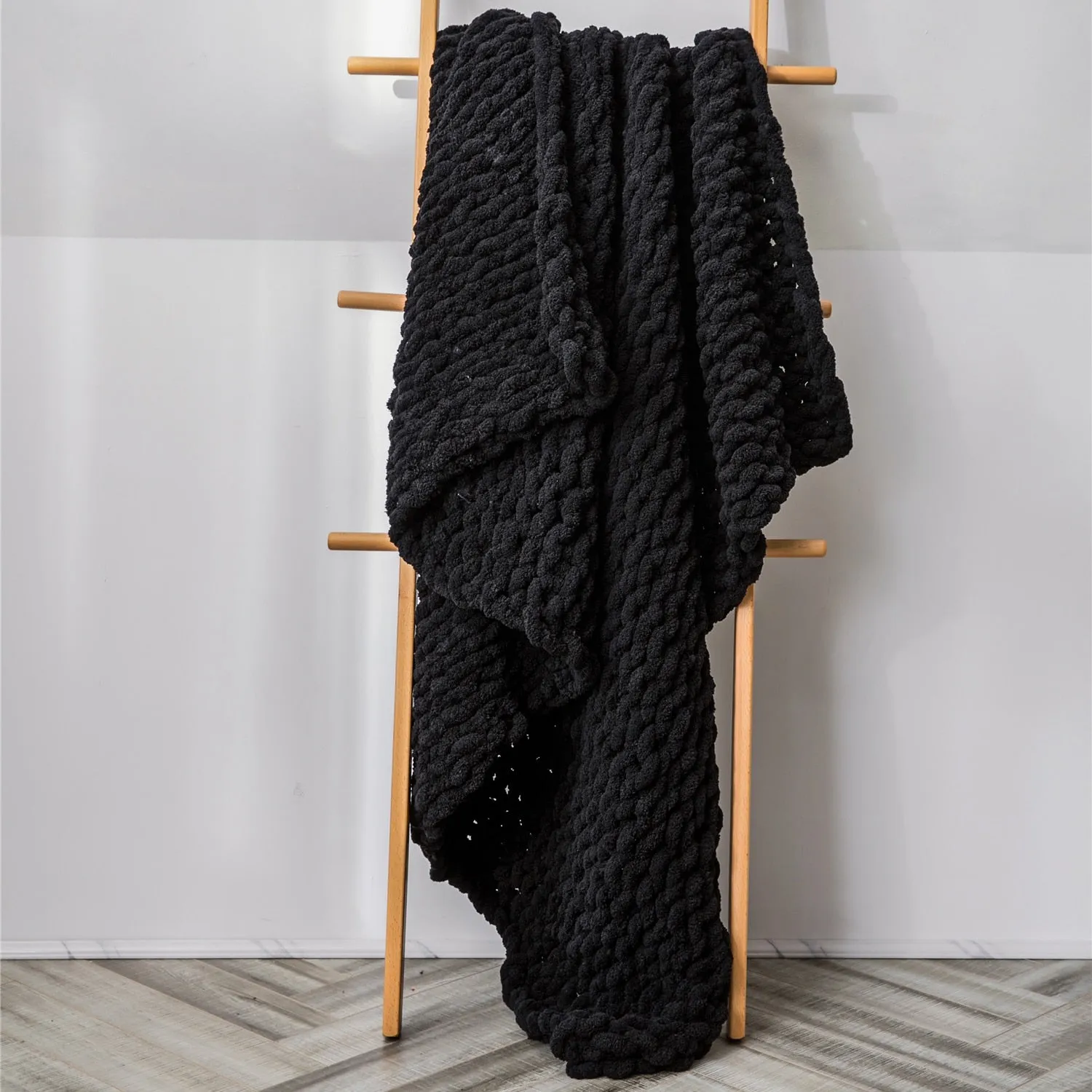 'Erla' Chenille Chunky Knit Quilt Blanket