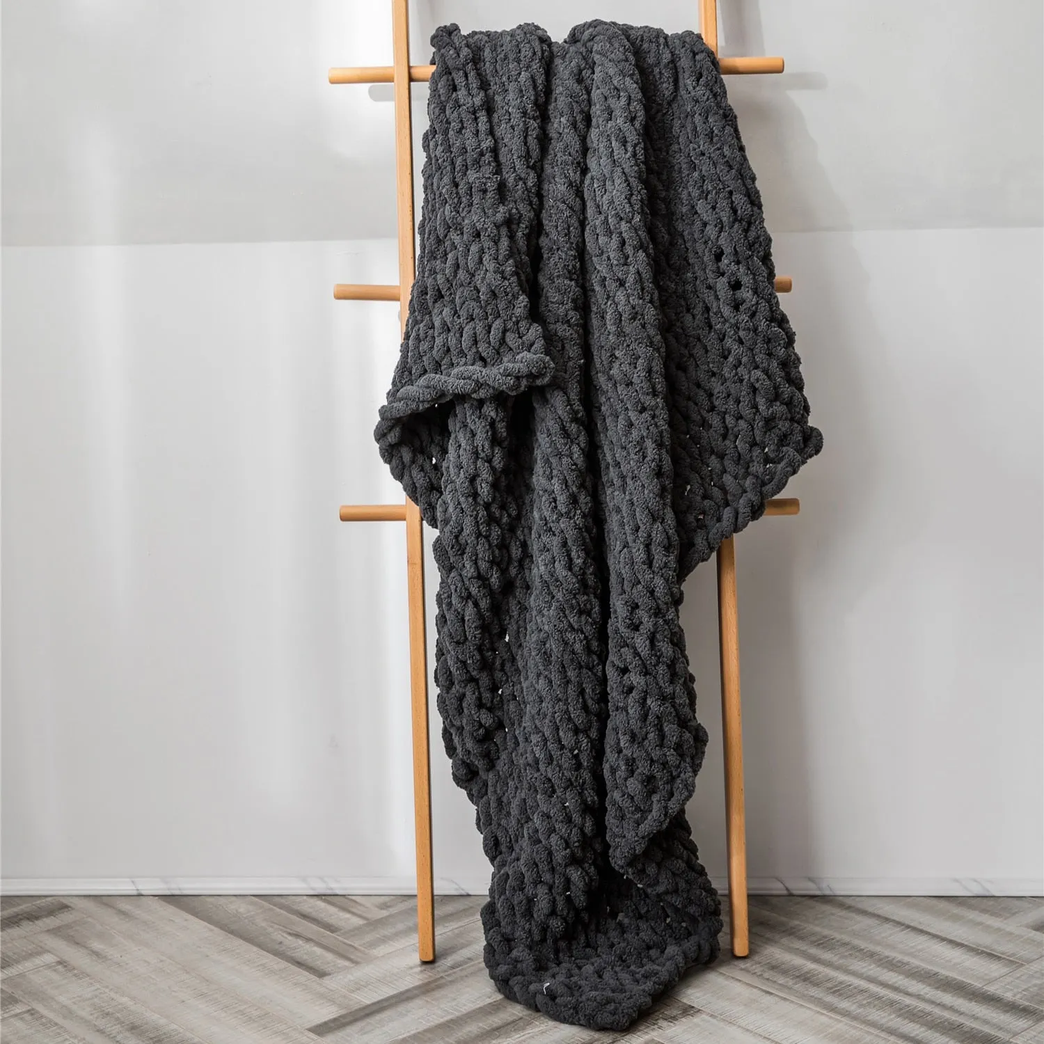 'Erla' Chenille Chunky Knit Quilt Blanket