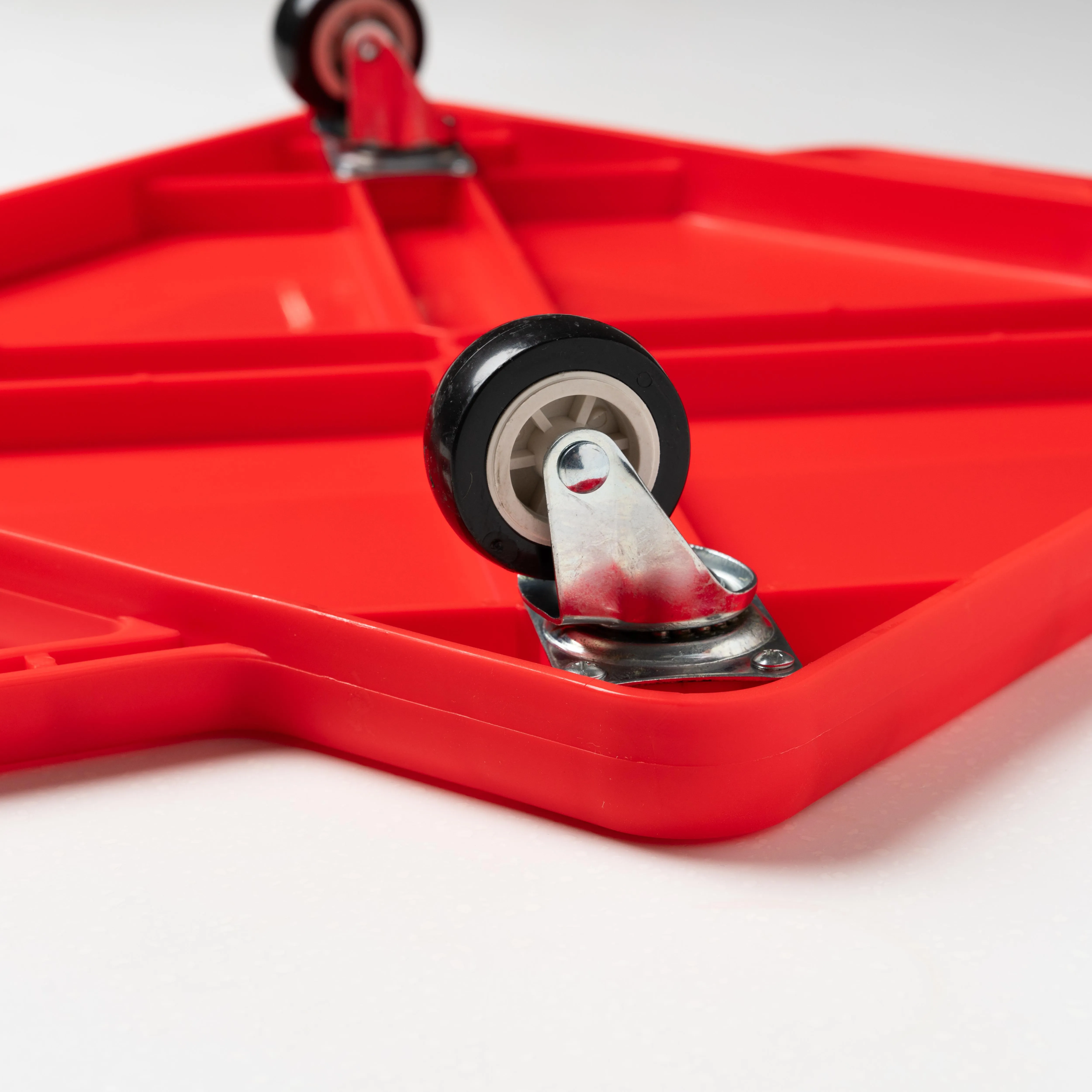 RED Sturdy Moulded Plastic Scooter Board (Large/Red)