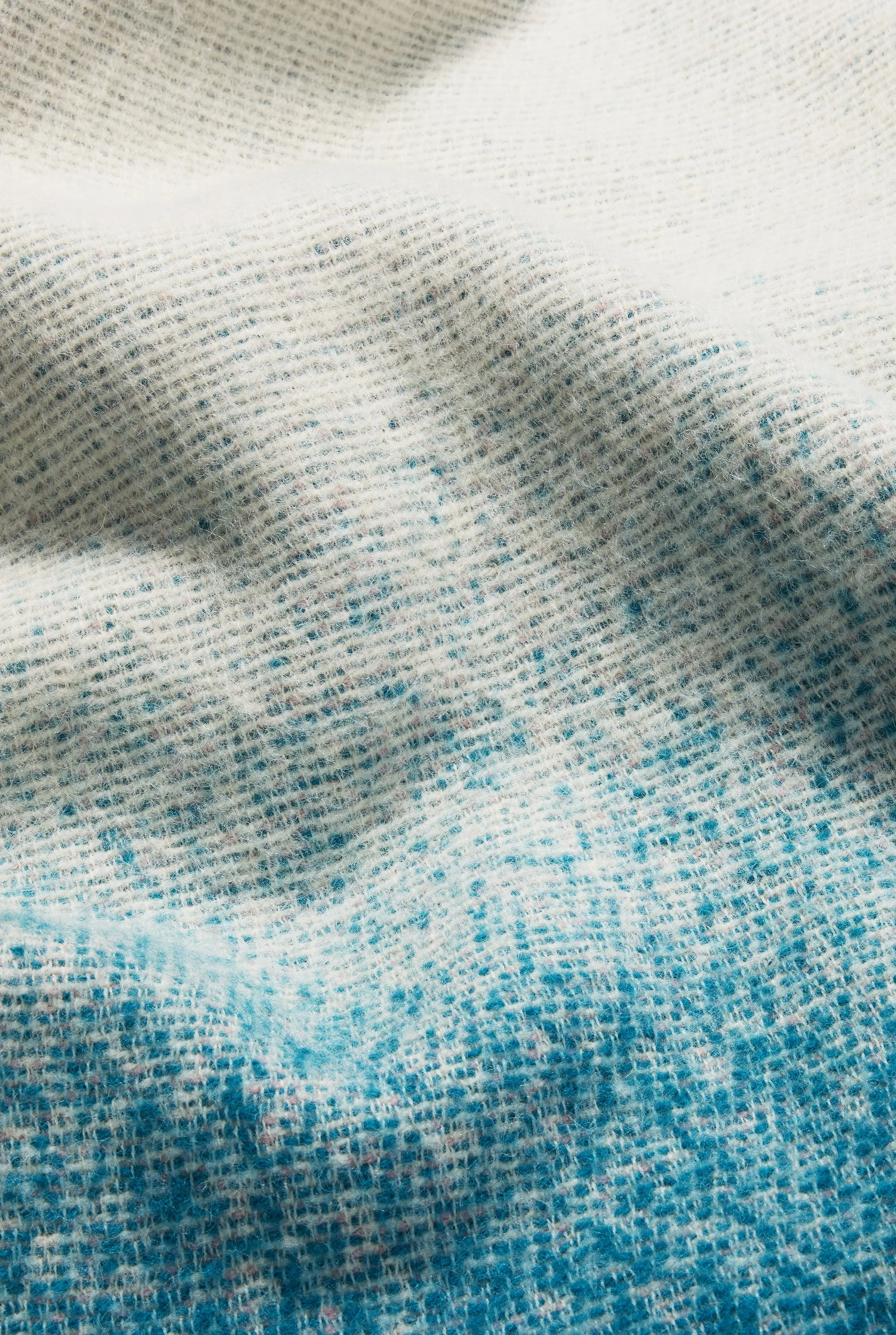 Wool Blanket "Mirrored Gradients" by Felix Pfäffli